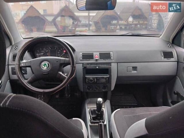 Синій Шкода Фабія, об'ємом двигуна 1.4 л та пробігом 300 тис. км за 2999 $, фото 4 на Automoto.ua
