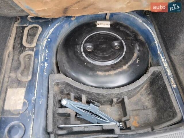 Синій Шкода Фабія, об'ємом двигуна 1.4 л та пробігом 300 тис. км за 2999 $, фото 7 на Automoto.ua