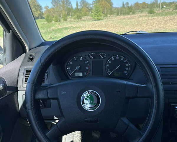 Синий Шкода Фабия, объемом двигателя 1.39 л и пробегом 258 тыс. км за 3600 $, фото 10 на Automoto.ua
