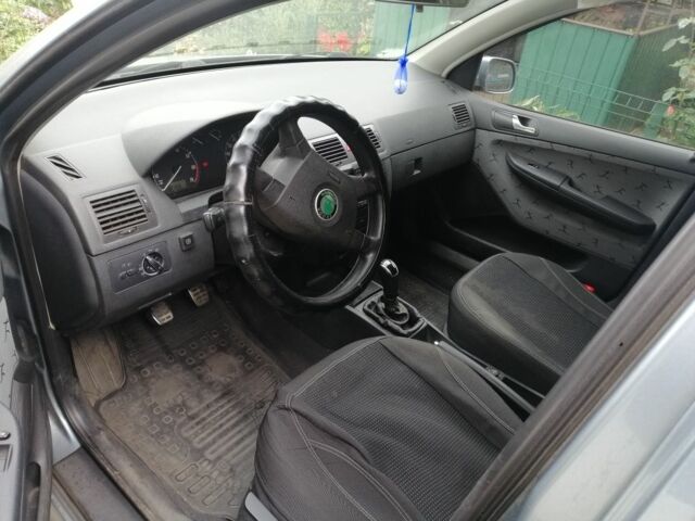 Синий Шкода Фабия, объемом двигателя 1.4 л и пробегом 284 тыс. км за 4000 $, фото 4 на Automoto.ua