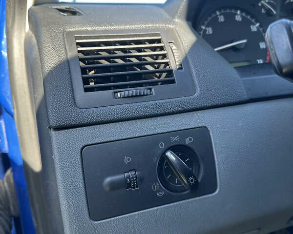 Синий Шкода Фабия, объемом двигателя 1.39 л и пробегом 258 тыс. км за 3600 $, фото 17 на Automoto.ua