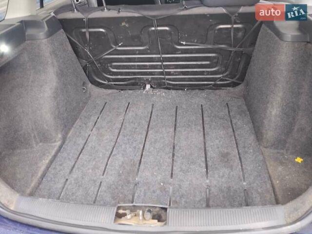 Синій Шкода Фабія, об'ємом двигуна 1.4 л та пробігом 300 тис. км за 2999 $, фото 2 на Automoto.ua