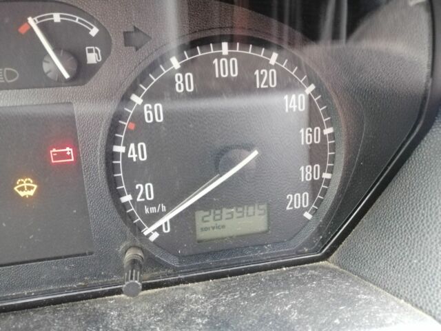 Синий Шкода Фабия, объемом двигателя 1.4 л и пробегом 284 тыс. км за 4000 $, фото 5 на Automoto.ua