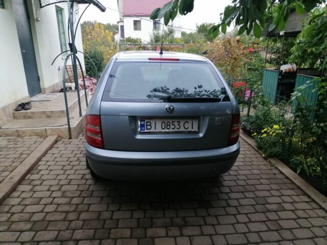 Синий Шкода Фабия, объемом двигателя 1.4 л и пробегом 284 тыс. км за 4000 $, фото 2 на Automoto.ua