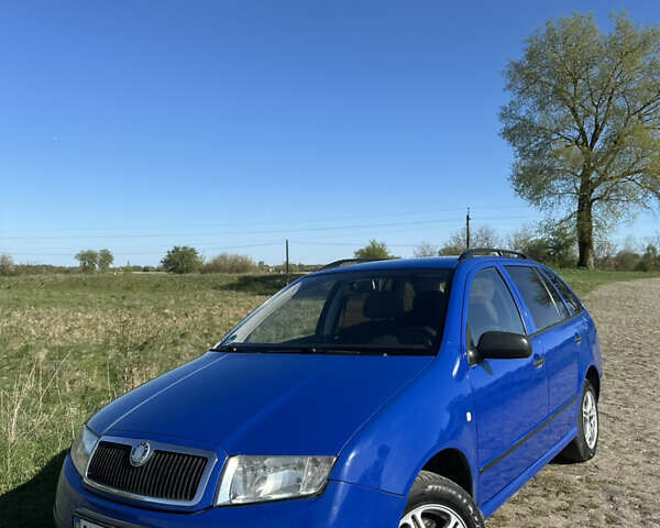 Синий Шкода Фабия, объемом двигателя 1.39 л и пробегом 258 тыс. км за 3600 $, фото 5 на Automoto.ua