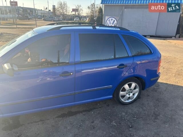 Синий Шкода Фабия, объемом двигателя 1.39 л и пробегом 131 тыс. км за 4200 $, фото 8 на Automoto.ua