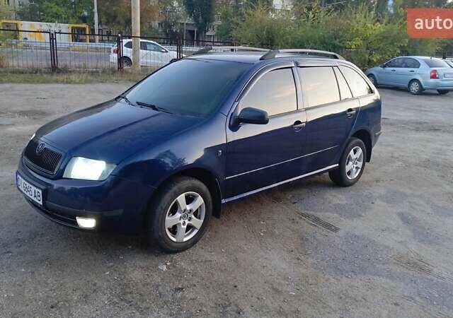 Синий Шкода Фабия, объемом двигателя 1.4 л и пробегом 200 тыс. км за 3500 $, фото 2 на Automoto.ua
