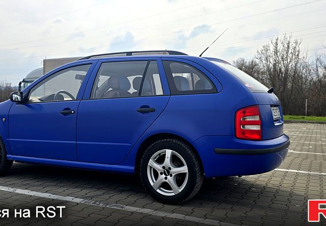 Синий Шкода Фабия, объемом двигателя 1.2 л и пробегом 331 тыс. км за 2600 $, фото 4 на Automoto.ua