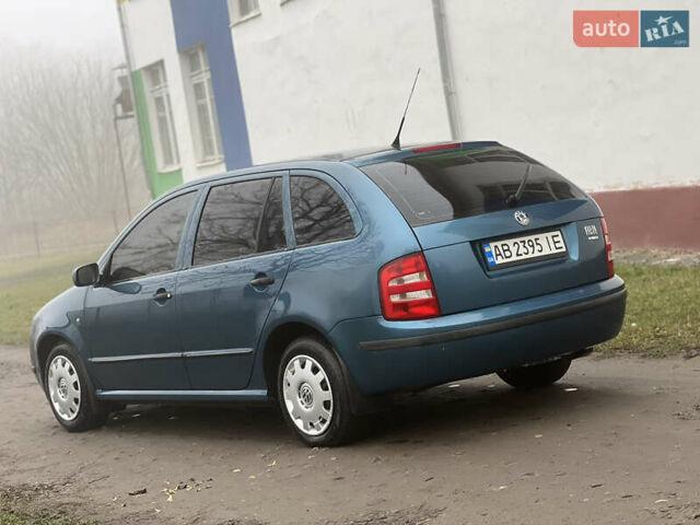 Синий Шкода Фабия, объемом двигателя 1.4 л и пробегом 270 тыс. км за 3800 $, фото 4 на Automoto.ua