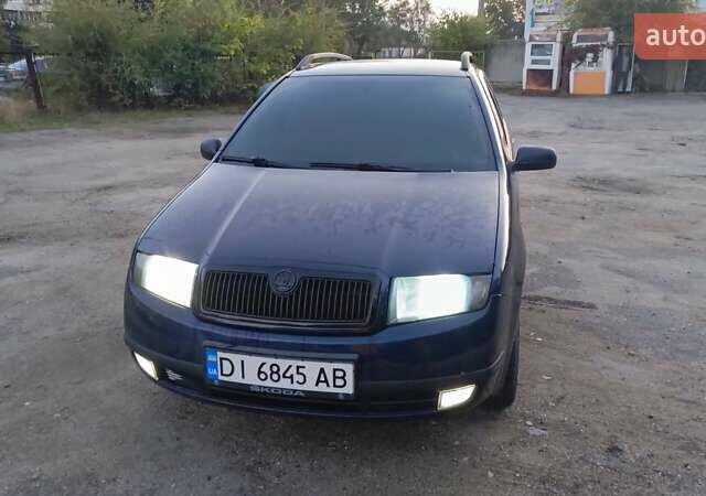 Синий Шкода Фабия, объемом двигателя 1.4 л и пробегом 200 тыс. км за 3500 $, фото 1 на Automoto.ua