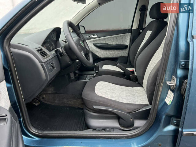 Синий Шкода Фабия, объемом двигателя 1.4 л и пробегом 270 тыс. км за 3800 $, фото 17 на Automoto.ua