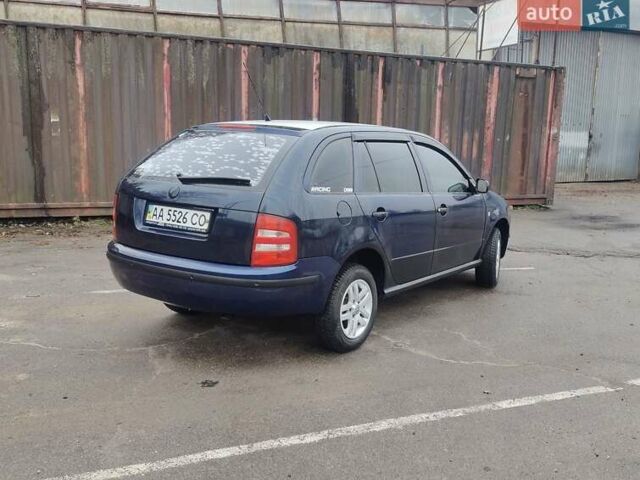 Синий Шкода Фабия, объемом двигателя 1.4 л и пробегом 326 тыс. км за 3800 $, фото 6 на Automoto.ua