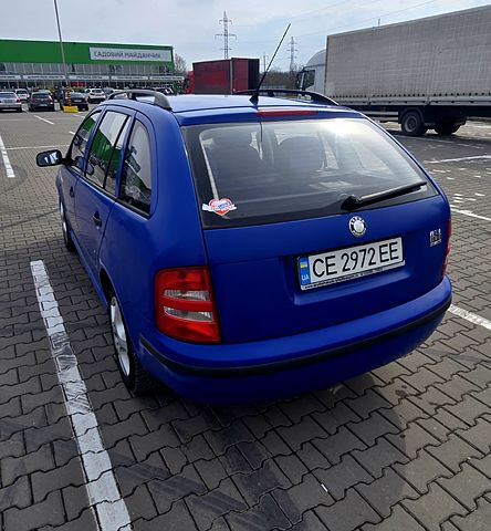 Синий Шкода Фабия, объемом двигателя 1.2 л и пробегом 331 тыс. км за 2600 $, фото 2 на Automoto.ua