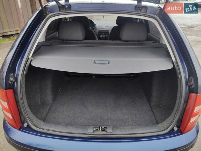 Синий Шкода Фабия, объемом двигателя 1.4 л и пробегом 326 тыс. км за 3800 $, фото 10 на Automoto.ua