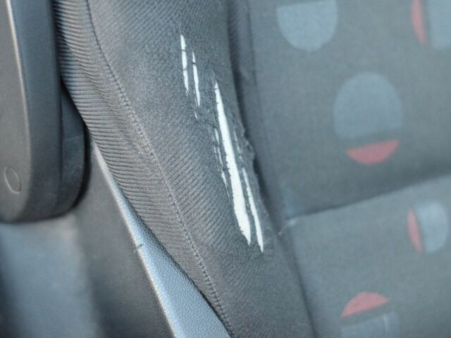 Синий Шкода Фабия, объемом двигателя 1.4 л и пробегом 285 тыс. км за 3100 $, фото 9 на Automoto.ua