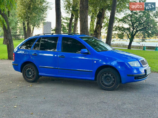 Синий Шкода Фабия, объемом двигателя 1.39 л и пробегом 180 тыс. км за 3900 $, фото 2 на Automoto.ua