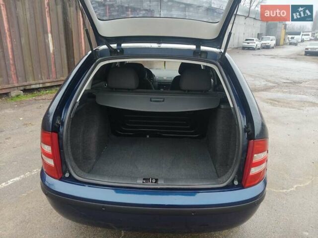 Синий Шкода Фабия, объемом двигателя 1.4 л и пробегом 326 тыс. км за 3800 $, фото 9 на Automoto.ua