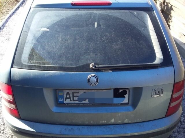 Синий Шкода Фабия, объемом двигателя 0 л и пробегом 250 тыс. км за 2800 $, фото 1 на Automoto.ua