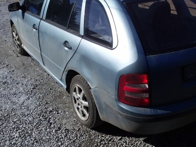 Синий Шкода Фабия, объемом двигателя 0 л и пробегом 250 тыс. км за 2800 $, фото 3 на Automoto.ua