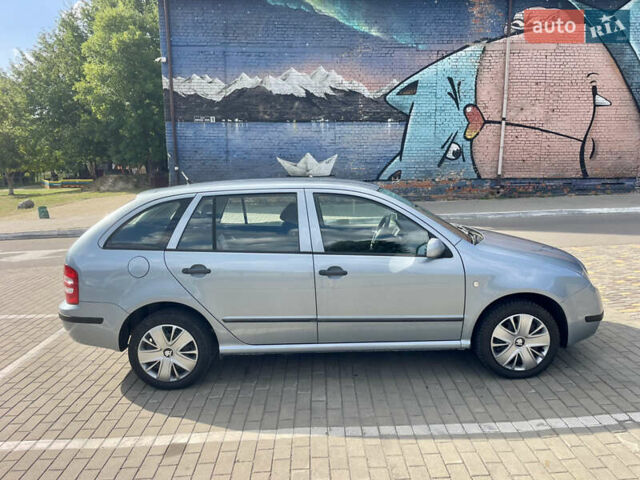 Синий Шкода Фабия, объемом двигателя 1.39 л и пробегом 203 тыс. км за 4200 $, фото 4 на Automoto.ua