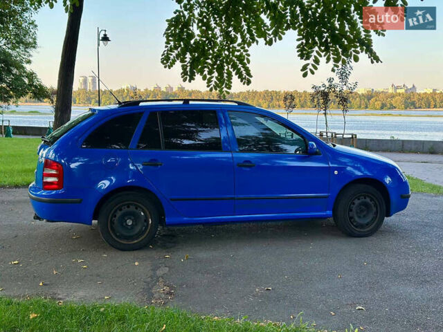 Синий Шкода Фабия, объемом двигателя 1.39 л и пробегом 180 тыс. км за 3900 $, фото 1 на Automoto.ua