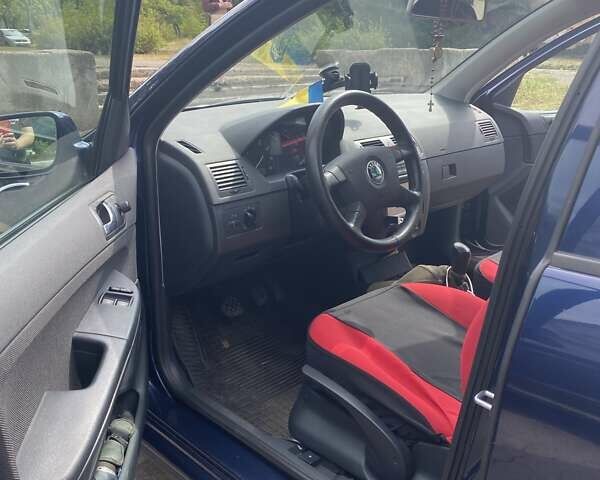Синій Шкода Фабія, об'ємом двигуна 1.39 л та пробігом 175 тис. км за 4300 $, фото 6 на Automoto.ua