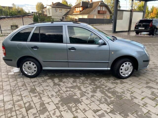 Синий Шкода Фабия, объемом двигателя 0 л и пробегом 188 тыс. км за 3990 $, фото 3 на Automoto.ua