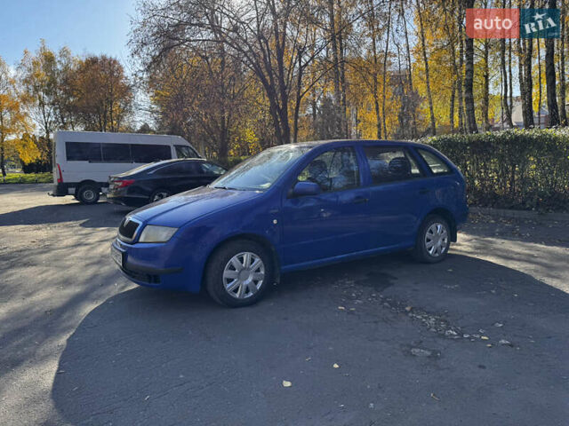 Синий Шкода Фабия, объемом двигателя 1.39 л и пробегом 292 тыс. км за 2999 $, фото 2 на Automoto.ua