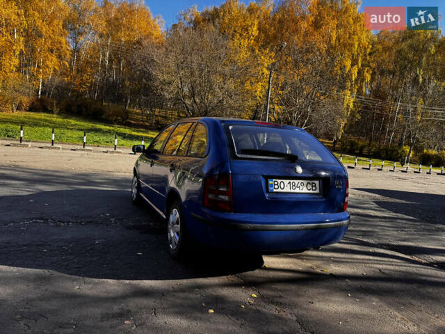 Синий Шкода Фабия, объемом двигателя 1.39 л и пробегом 292 тыс. км за 2999 $, фото 3 на Automoto.ua