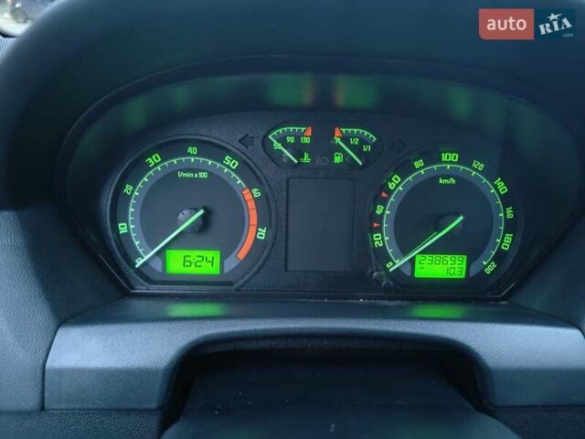 Синій Шкода Фабія, об'ємом двигуна 1.39 л та пробігом 238 тис. км за 3800 $, фото 11 на Automoto.ua