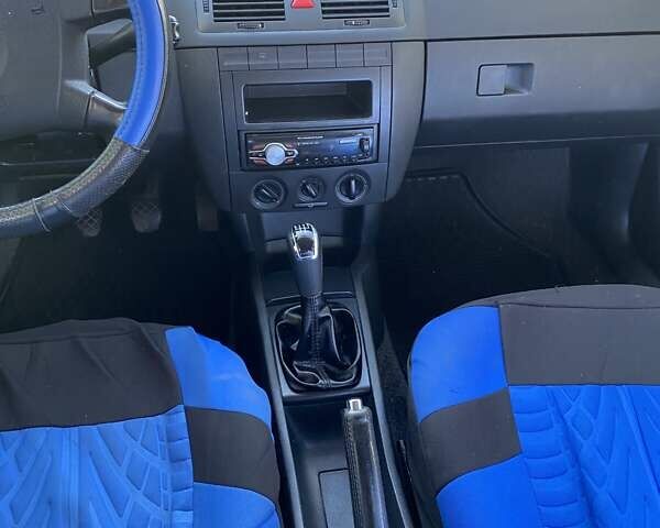 Синій Шкода Фабія, об'ємом двигуна 1.2 л та пробігом 250 тис. км за 3800 $, фото 9 на Automoto.ua