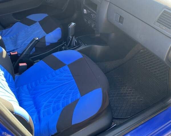 Синій Шкода Фабія, об'ємом двигуна 1.2 л та пробігом 250 тис. км за 3800 $, фото 8 на Automoto.ua