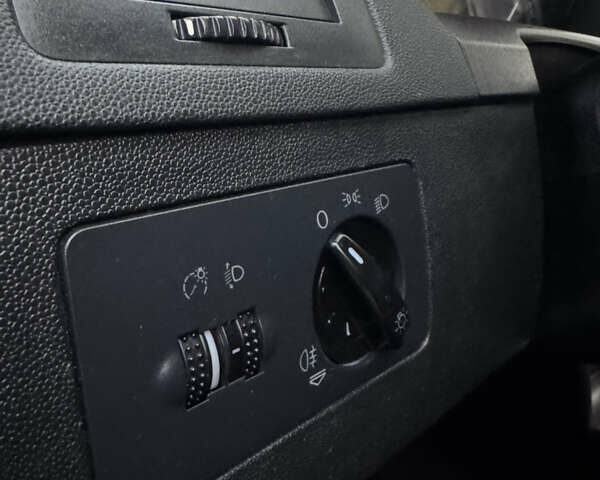 Шкода Фабия 2004 в Тернополе на Automoto.ua Синий Шкода Фабия, объемом двигателя 1.39 л и пробегом 200 тыс. км за 3650 $, фото 31 на Automoto.ua