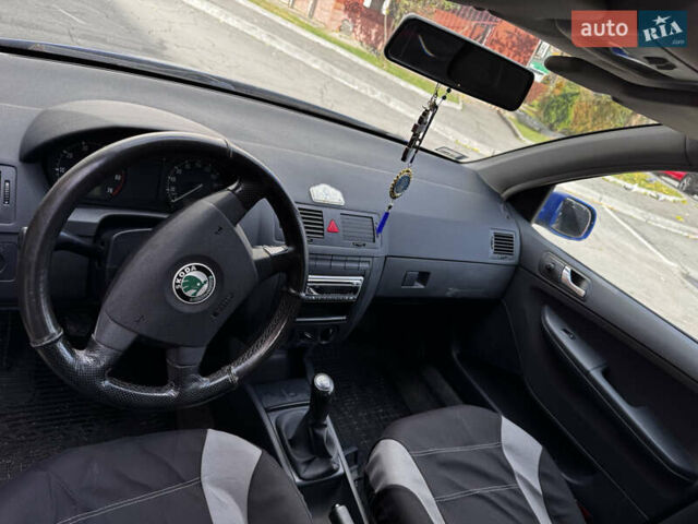 Шкода Фабия 2004 в Тернополе на Automoto.ua Синий Шкода Фабия, объемом двигателя 1.39 л и пробегом 292 тыс. км за 3099 $, фото 4 на Automoto.ua