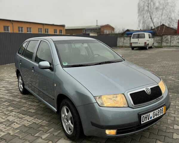 Синий Шкода Фабия, объемом двигателя 1.4 л и пробегом 190 тыс. км за 3900 $, фото 2 на Automoto.ua