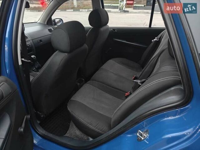 Синій Шкода Фабія, об'ємом двигуна 1.39 л та пробігом 238 тис. км за 3800 $, фото 9 на Automoto.ua