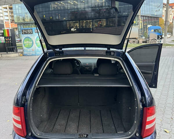 Шкода Фабия 2004 в Тернополе на Automoto.ua Синий Шкода Фабия, объемом двигателя 1.39 л и пробегом 200 тыс. км за 3650 $, фото 28 на Automoto.ua