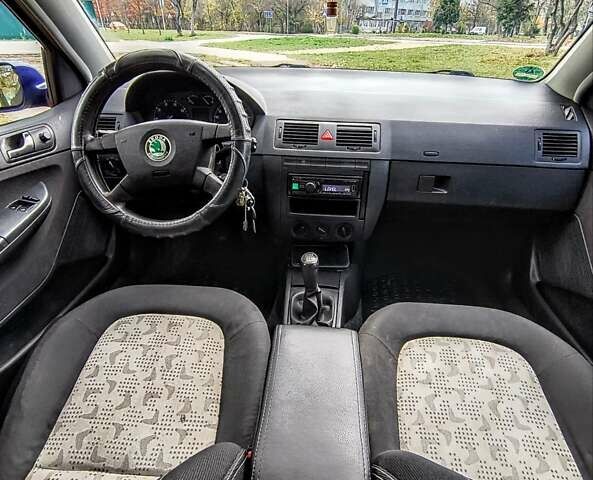 Шкода Фабия 2004 в Ивано-Франковске на Automoto.ua Синий Шкода Фабия, объемом двигателя 1.39 л и пробегом 237 тыс. км за 2700 $, фото 10 на Automoto.ua