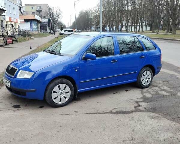 Синий Шкода Фабия, объемом двигателя 1.39 л и пробегом 270 тыс. км за 4700 $, фото 1 на Automoto.ua