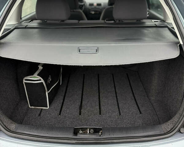 Синий Шкода Фабия, объемом двигателя 1.4 л и пробегом 190 тыс. км за 3900 $, фото 14 на Automoto.ua