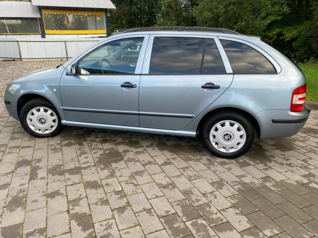 Синий Шкода Фабия, объемом двигателя 0 л и пробегом 188 тыс. км за 3990 $, фото 2 на Automoto.ua