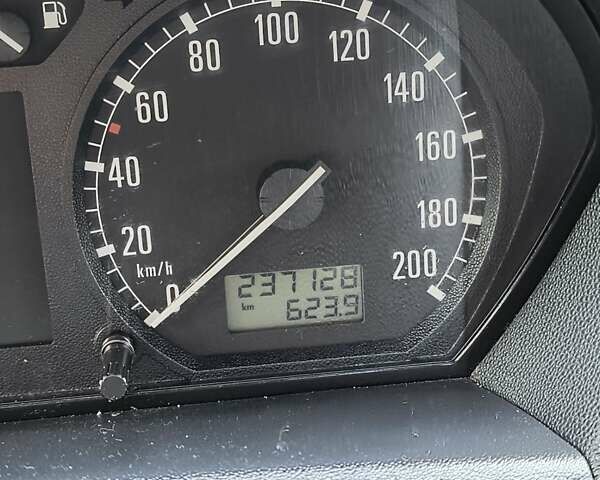 Шкода Фабия 2004 в Ивано-Франковске на Automoto.ua Синий Шкода Фабия, объемом двигателя 1.39 л и пробегом 237 тыс. км за 2700 $, фото 13 на Automoto.ua