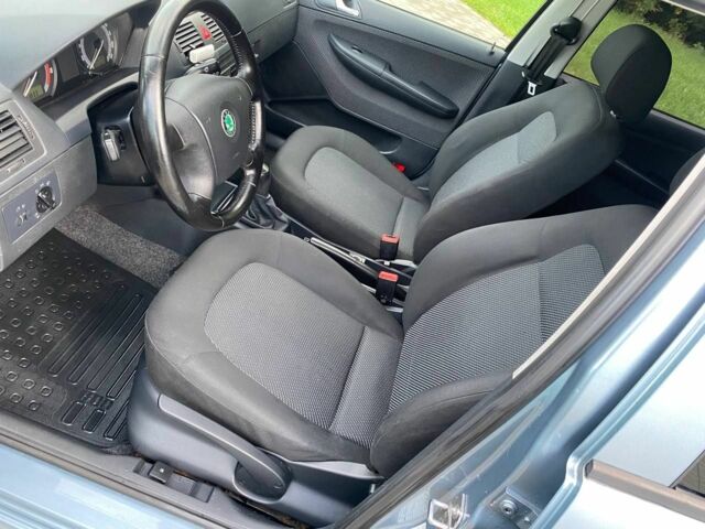 Синий Шкода Фабия, объемом двигателя 0 л и пробегом 188 тыс. км за 3990 $, фото 7 на Automoto.ua