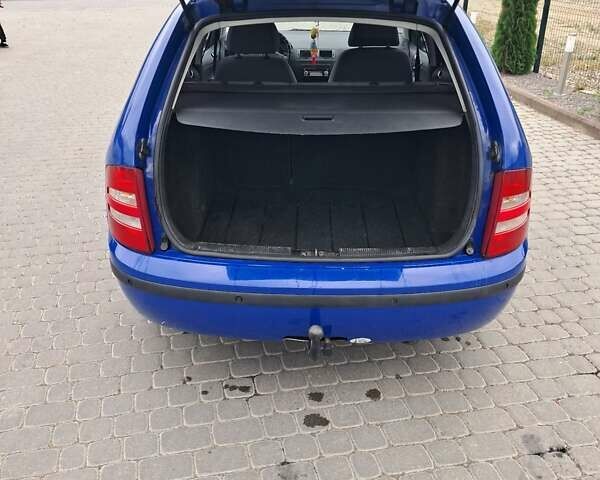 Синій Шкода Фабія, об'ємом двигуна 1.39 л та пробігом 323 тис. км за 3600 $, фото 5 на Automoto.ua