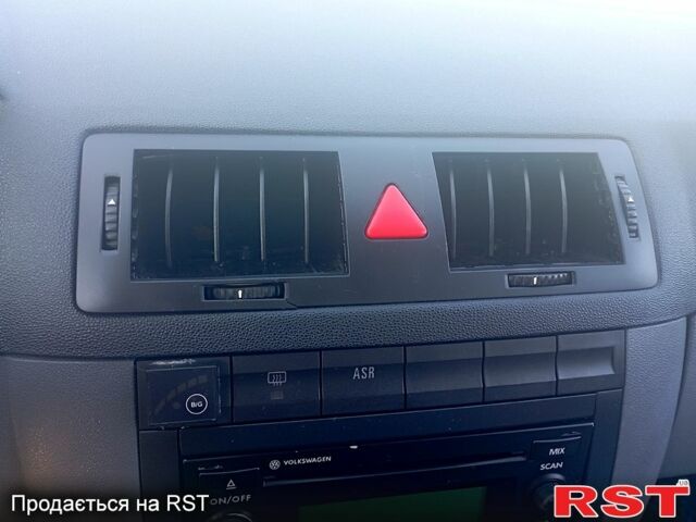 Синій Шкода Фабія, об'ємом двигуна 1.4 л та пробігом 288 тис. км за 3300 $, фото 4 на Automoto.ua