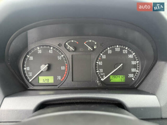 Синий Шкода Фабия, объемом двигателя 1.4 л и пробегом 190 тыс. км за 3900 $, фото 10 на Automoto.ua