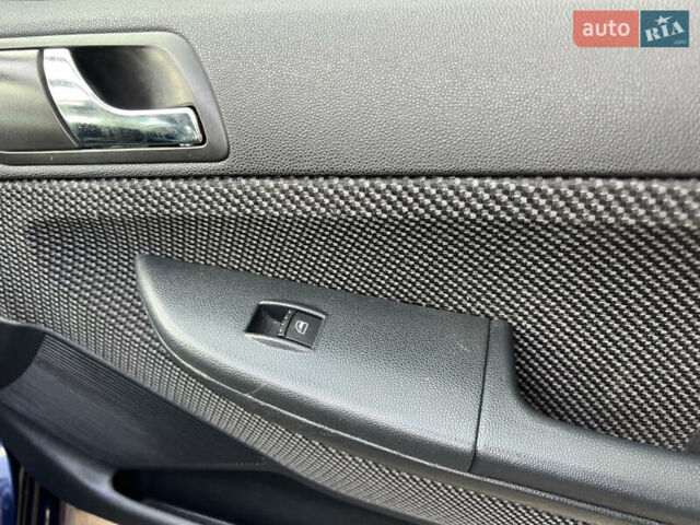 Синий Шкода Фабия, объемом двигателя 1.4 л и пробегом 183 тыс. км за 3700 $, фото 16 на Automoto.ua