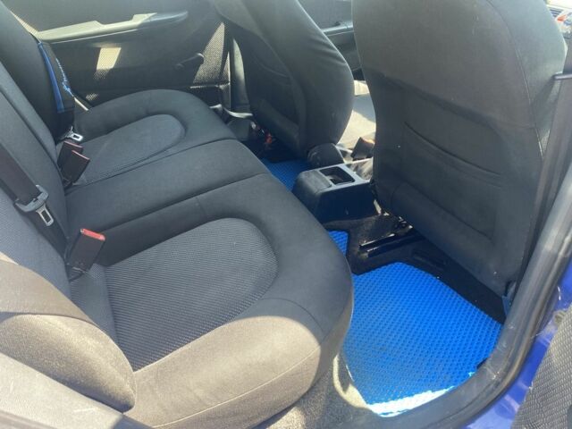 Синий Шкода Фабия, объемом двигателя 1.4 л и пробегом 306 тыс. км за 2800 $, фото 3 на Automoto.ua