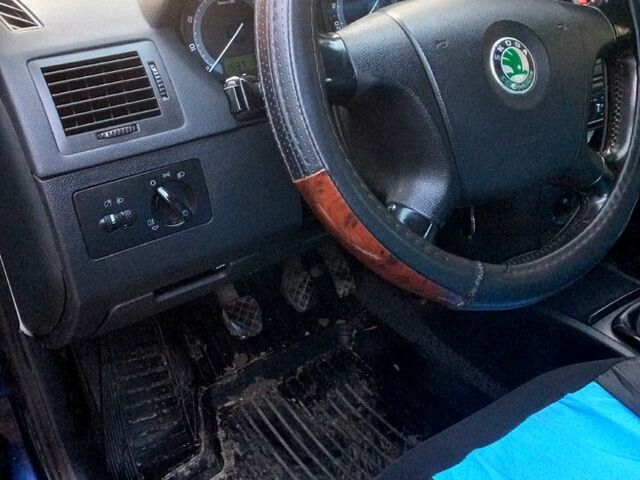 Синий Шкода Фабия, объемом двигателя 1.4 л и пробегом 224 тыс. км за 4000 $, фото 4 на Automoto.ua