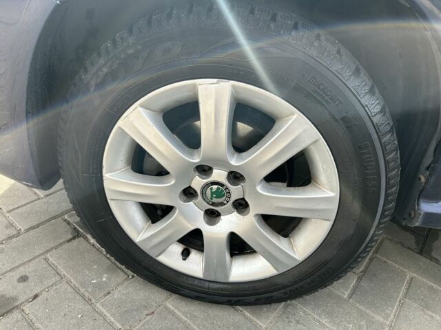 Синій Шкода Фабія, об'ємом двигуна 1.4 л та пробігом 338 тис. км за 3400 $, фото 7 на Automoto.ua